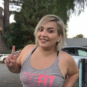 Meet your Posher, Yveli